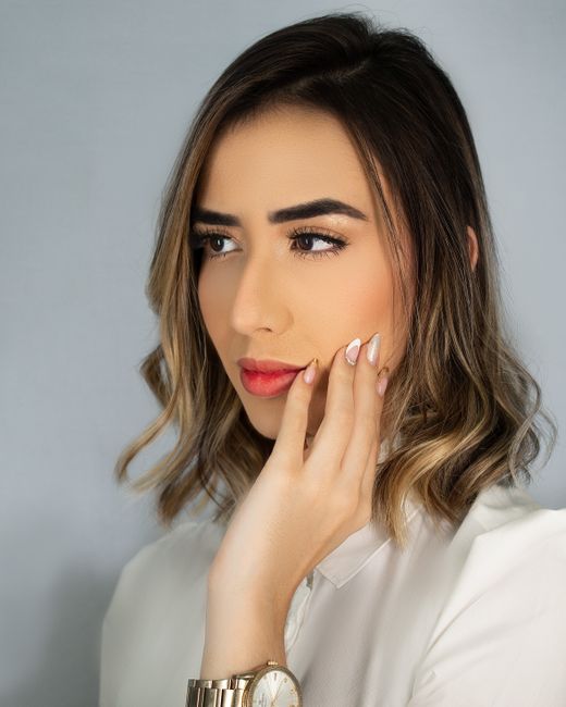 What Putting on Lipstick Actually Does to Your Emotional State