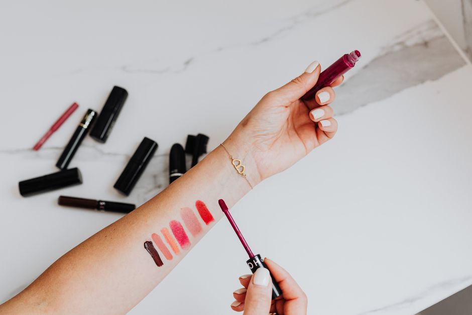 We Tested Six Transfer-Proof Lipsticks So You Do Not Have to Guess