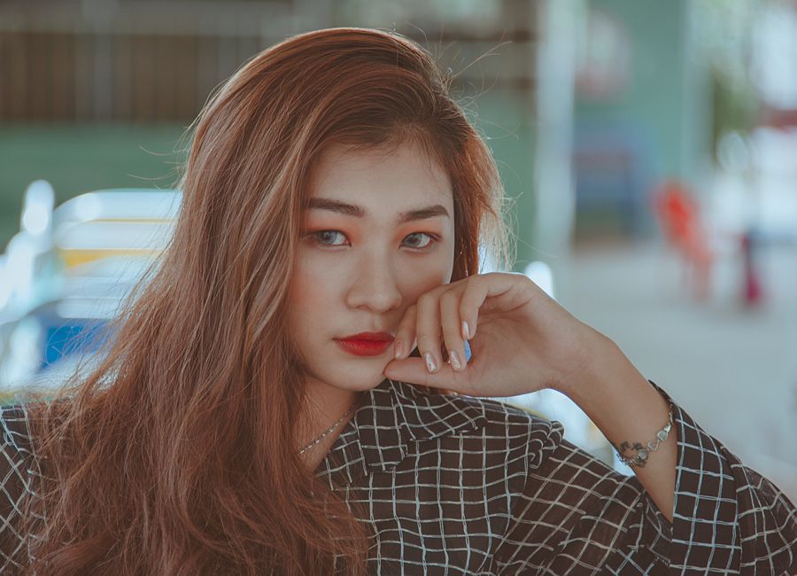 Long Wear Lipstick vs Regular Lipstick — Which One Is Actually Worth It