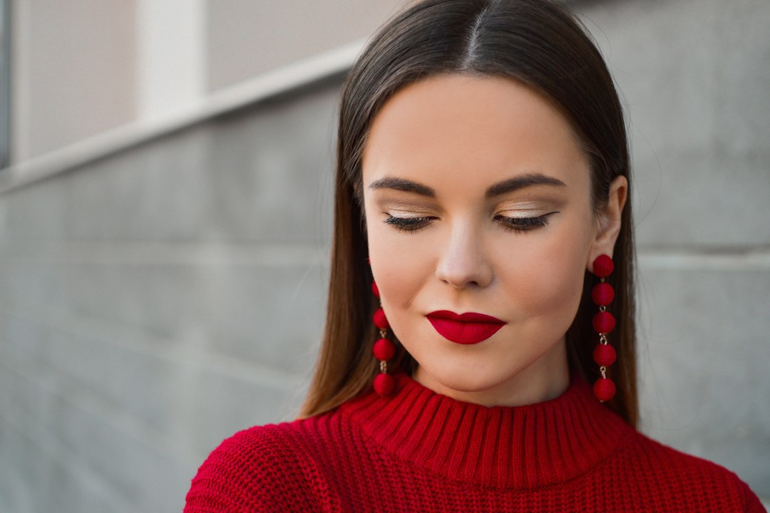 Matte vs Glossy Lipstick: Which Finish Actually Looks Better on You?